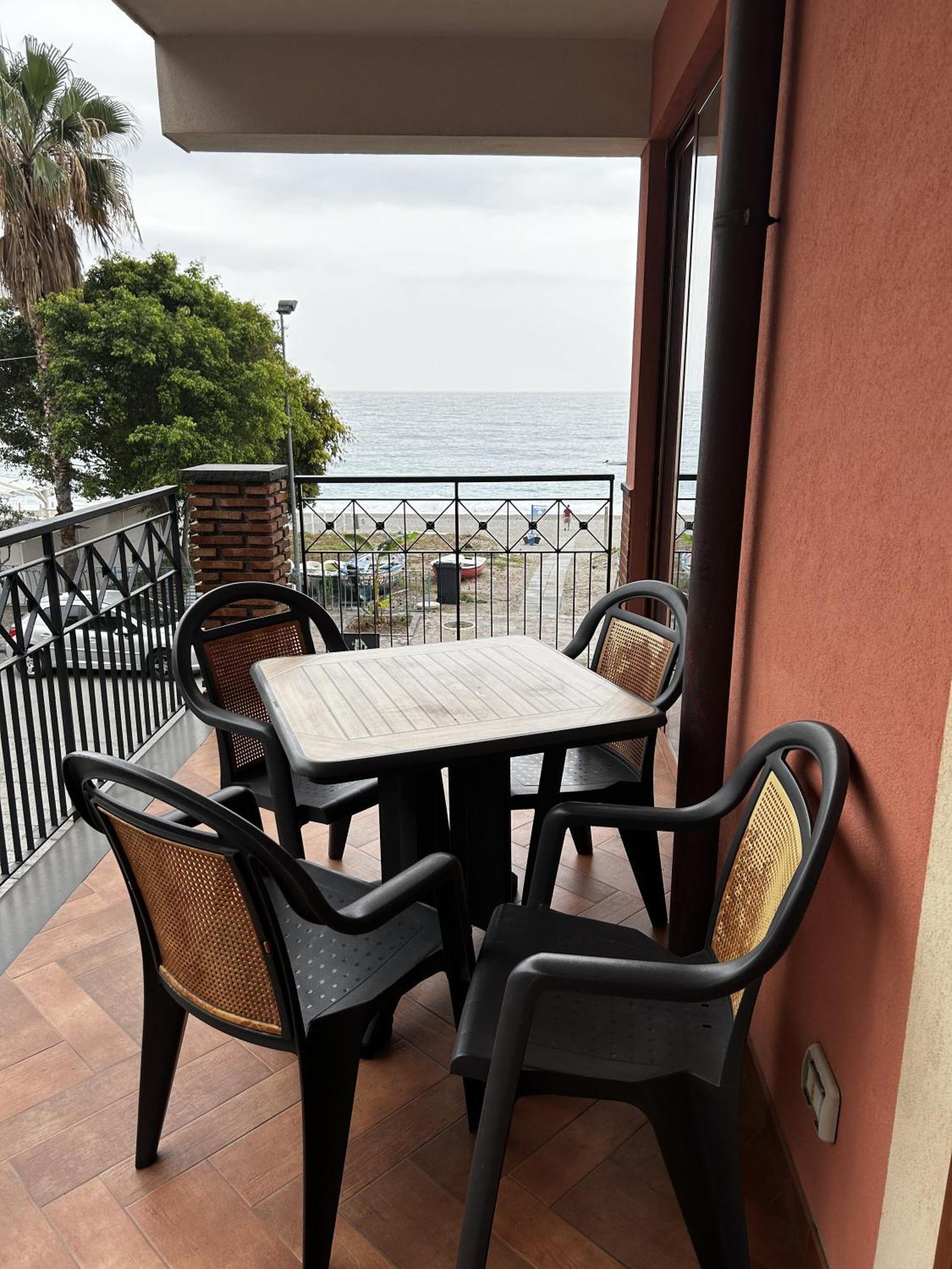 Taormina Beach Front - Mazzeo Exterior foto