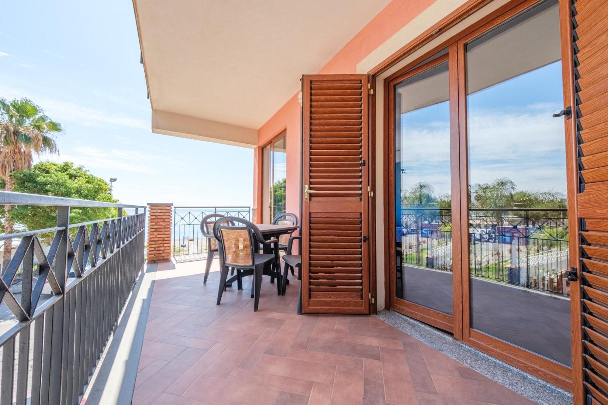 Taormina Beach Front - Mazzeo Exterior foto